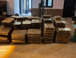 Operasi Gabungan Bongkar Gudang Timah Ilegal di Pangkalpinang, 160 Balok Timah Bernilai Rp1,7 Miliar Disita